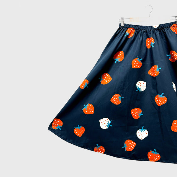 Mid length Skirt - Strawberries