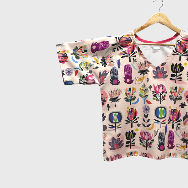 Short sleeve v neck top - Pink Inaluxe Flowers (L)