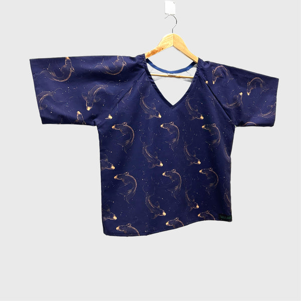 Short sleeve v neck top - Koi on Navy (L)