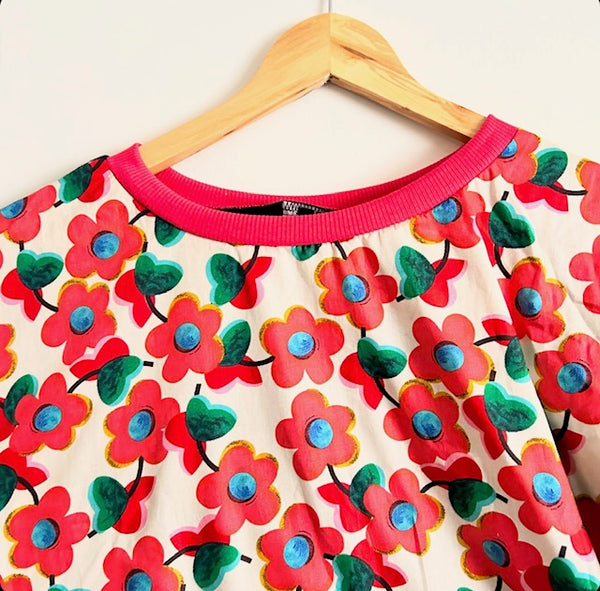 Batwing top - Pink Flowers (L)