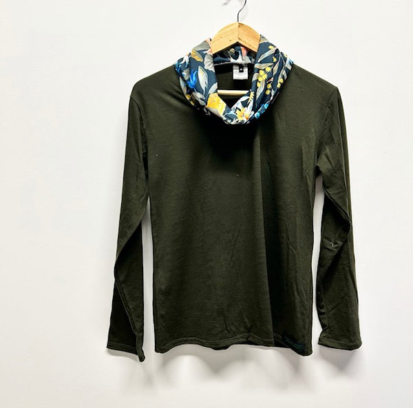 Roll neck top - Plantation Green with Native Flowers (L)