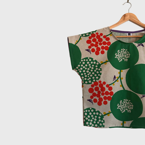 Short sleeve - Echino Pepe in Green top (M)