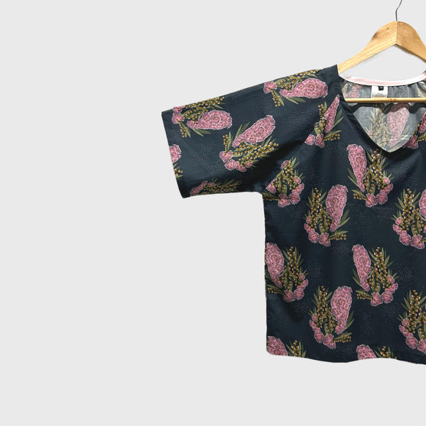 Sample Short sleeve v neck top - Rachelle Holowko Night Wattle (L)