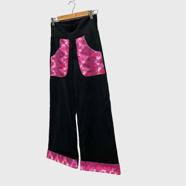 Wide Legged Pants - Black with pink (S)
