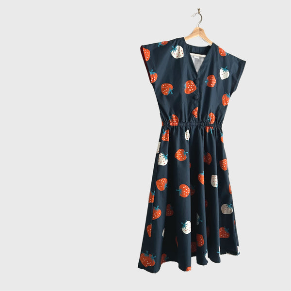 Jasmine Dress - Strawberries (S)