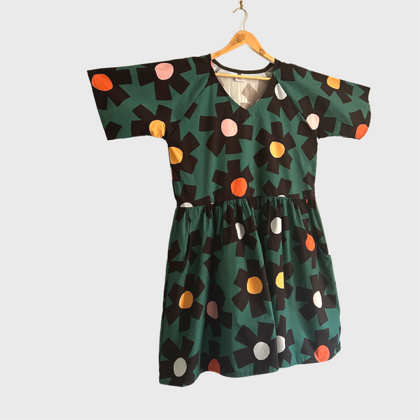 Short Ripple Dress - Green Flowers (L)