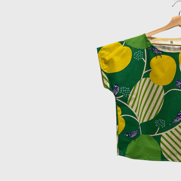 Short sleeve - Echino Pepe in Green top (M)
