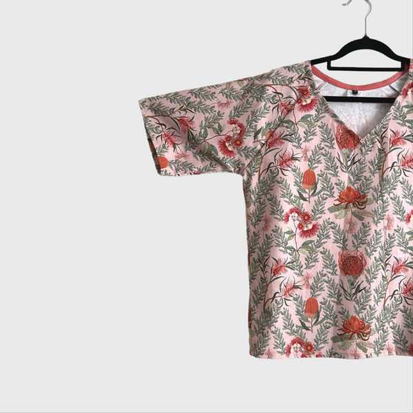 Short sleeve v neck top - Pink Natives (XL)