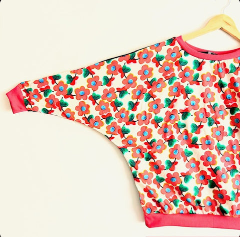 Batwing top - Pink Flowers (S)