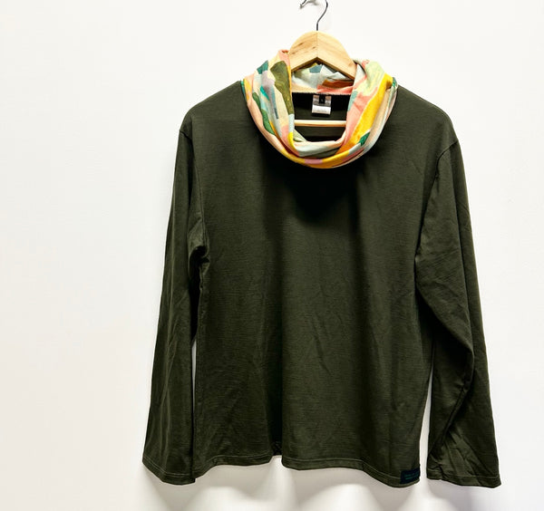 Roll neck top - Plantation Green with Landscape (L)