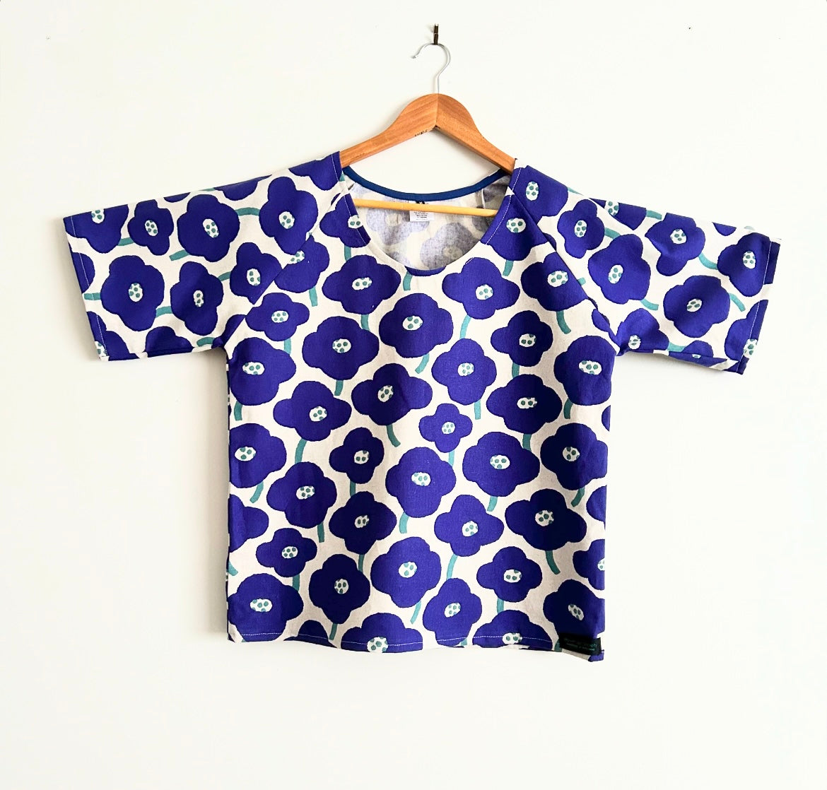 Sample Short Sleeve Top - Blue Flowers (M)