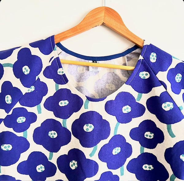 Sample Short Sleeve Top - Blue Flowers (M)