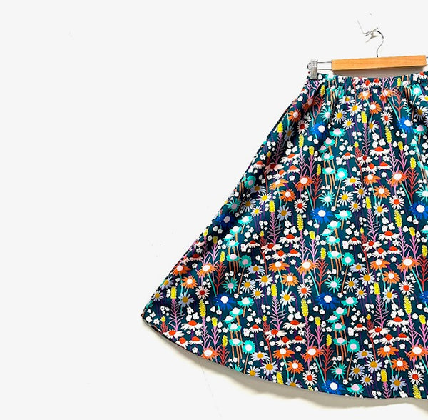 Mid length Skirt - Top of the Field (S)