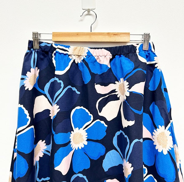 Mid length Skirt - Blue Flowers (L)